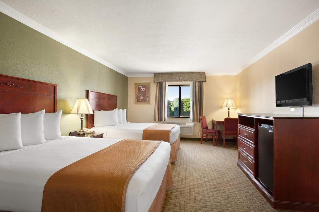 Howard Johnson By Wyndham Reseda Hotel & Suites Los Angeles Cameră foto
