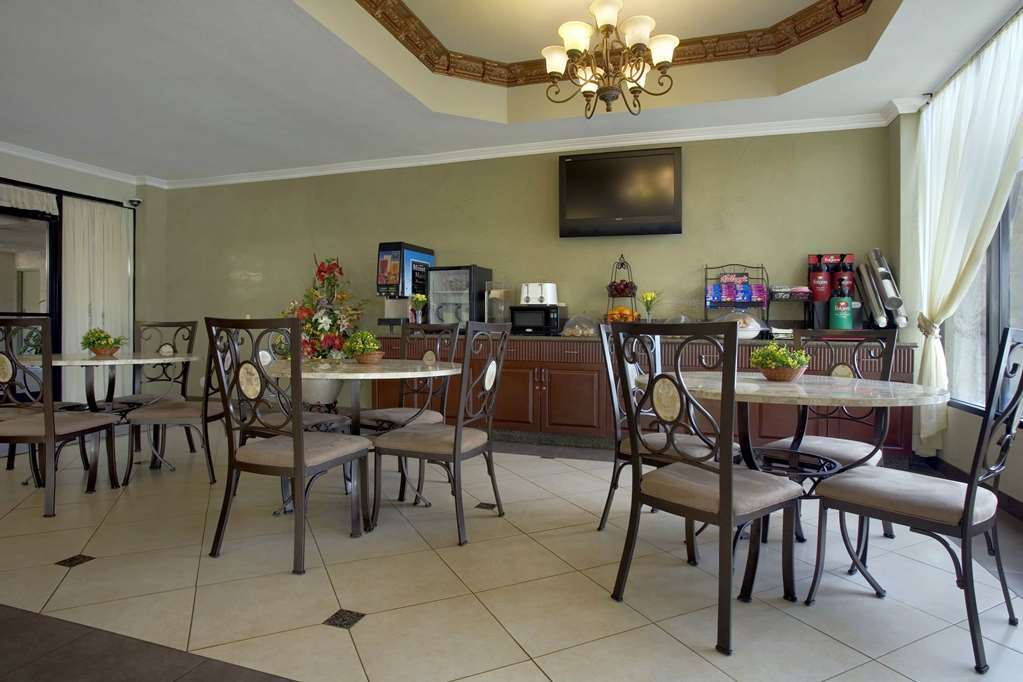 Howard Johnson By Wyndham Reseda Hotel & Suites Los Angeles Restaurant foto